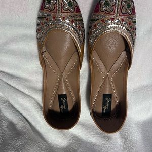 Ladies shoes, size 41